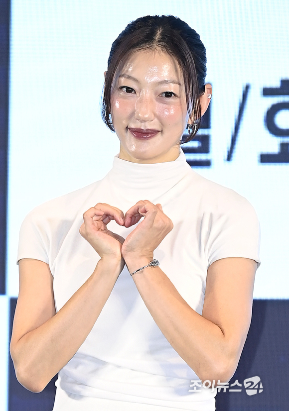 배우 이엘이 12일 오후 서울 구로구 더 세인트에서 열린 지니 TV '금쪽같은 내 스타' 제작발표회에서 포토타임을 갖고 있다. [사진=곽영래 기자]