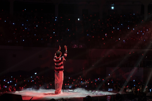 배우 박보검이 국내 팬미팅을 통해 팬들을 만나고 있다. [사진=더블랙레이블]