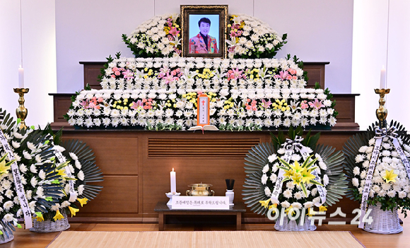 故 가수 송대관의 빈소가 7일 서울 종로구 서울대학교병원 장례식장에 마련되어 있다. 발인은 오는 9일 오전 11시, 장지는 서울추모공원이다. [사진=곽영래 기자]