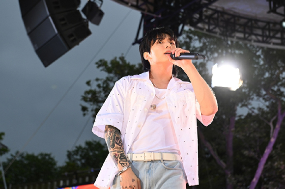 방탄소년단 정국 미국 GMA 2023 Summer Concert Series. [사진=ABC/Paula Lobo]