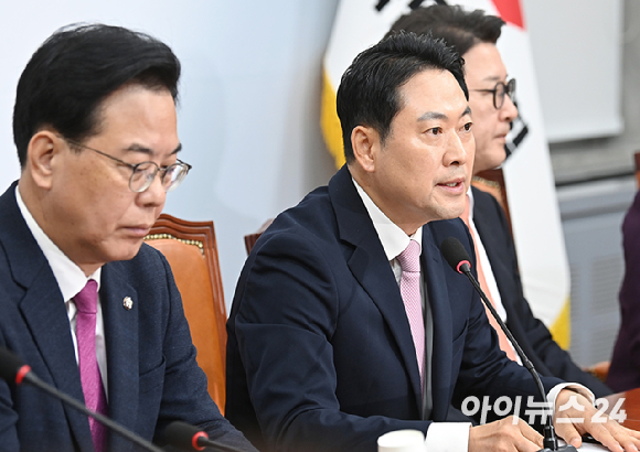 이재명 대통령이 지난 14일 서울 용산 대통령실 기자회견장에서 한미 팩트시트 최종 합의와 관련해 발표하고 있다. [사진=연합뉴스]