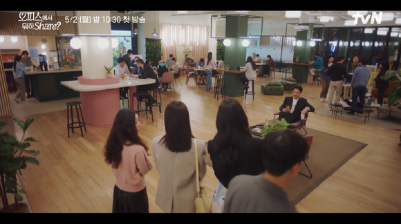 tvN 드라마 프로젝트 '오프닝(O&rsquo;PENing)'의 첫 번째 작품 '오피스에서 뭐하Share?' 하이라이트 영상이 공개돼 관심을 모으고 있다. [사진='오피스에서 뭐하Share?' 하이라이트 영상 캡쳐]