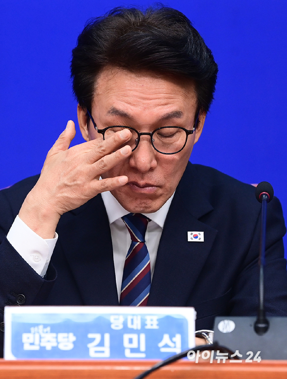 김민석 더불어민주당 대표가 30일 서울 여의도 국회에서 열린 최고위원회의에 참석하고 있다. [사진=정소희 기자]