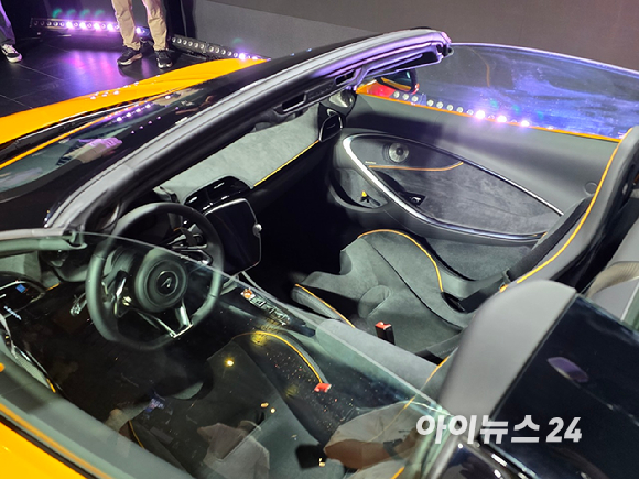 맥라렌 '아투라 스파이더(Artura Spider)' 정측면. [사진=김종성 기자]