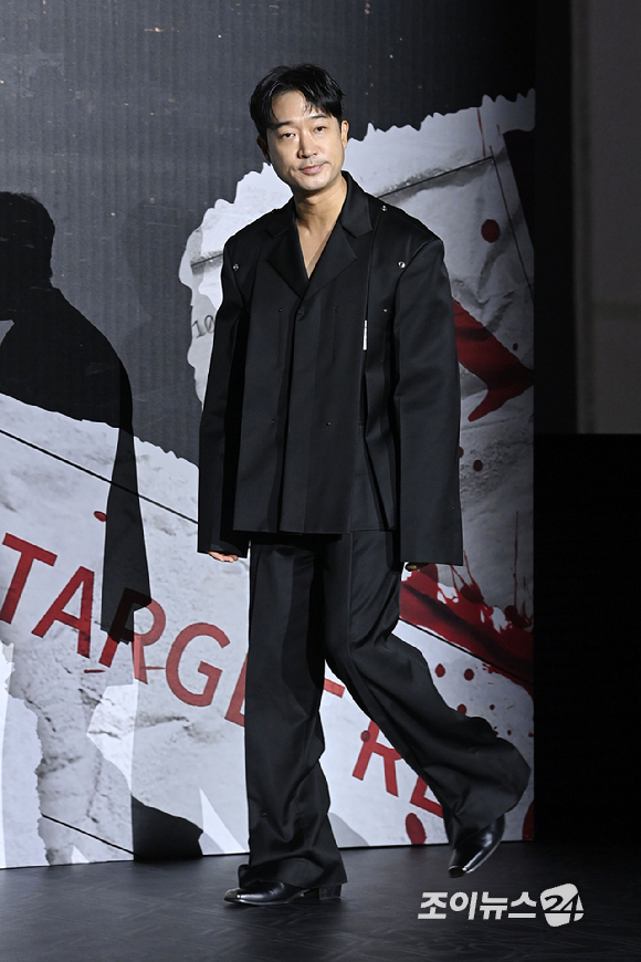 배우 조우진이 25일 오후 서울 광진구 자양동 롯데시네마 건대입구점에서 열린 넷플릭스 영화 '사마귀'(감독 이태성) 제작보고회에 참석해 포즈를 취하고 있다. [사진=문수지 기자]