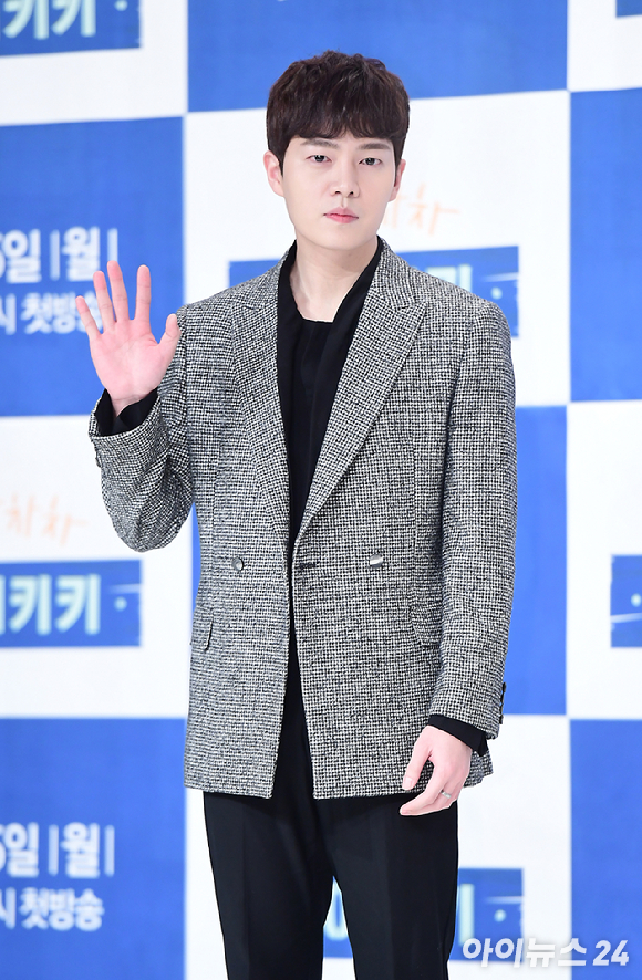 '윤창호법 처벌 1호 연예인'인 손승원 씨가 또다시 음주운전을 한 혐의로 징역 1년을 선고받았다. 사진은 지난 2019년 선고공판 출석하는 손승원 씨. [사진=연합뉴스]