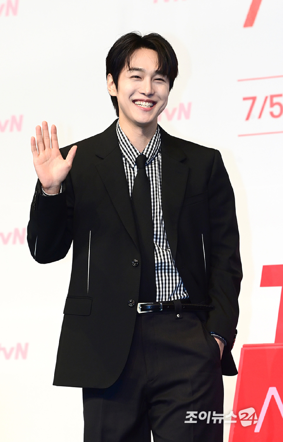 배우 강유석이 1일 오후 서울 영등포구 더링크서울 트리뷰트포트폴리오 호텔에서 열린 tvN 새 토일드라마 '서초동' 제작발표회에 참석하고 있다. [사진=정소희 기자]