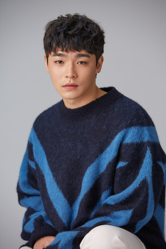 배우 김수오가 케이원엔터테인먼트와 전속 계약을 체결했다. [사진=케이원엔터테인먼트]