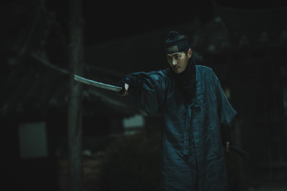 배우 로운이 디즈니+ '탁류'에서 열연하고 있다. [사진=월트디즈니 컴퍼니 코리아]