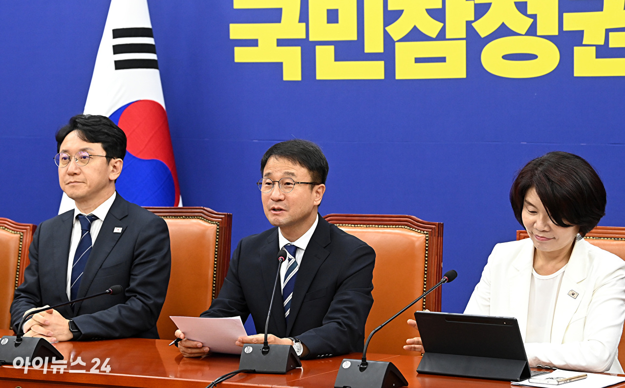 한병도 당대표 직무대행 겸 원내대표가 2일 서울 여의도 국회에서 열린 정책조정회의에서 발언하고 있다. [사진=곽영래 기자]