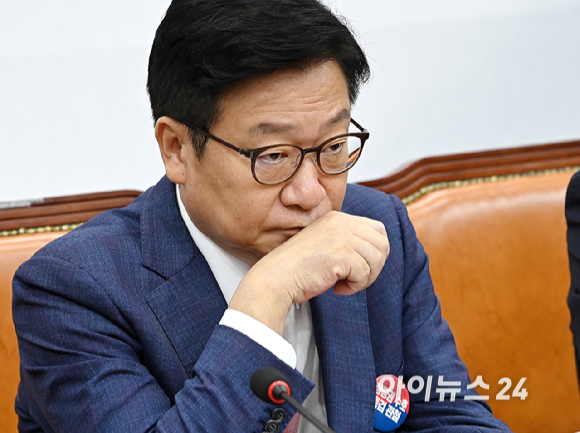정점식 국민의힘 원내대표가 6일 서울 여의도 국회에서 열린 최고위원회의에서 생각에 잠겨 있다. [사진=곽영래 기자]