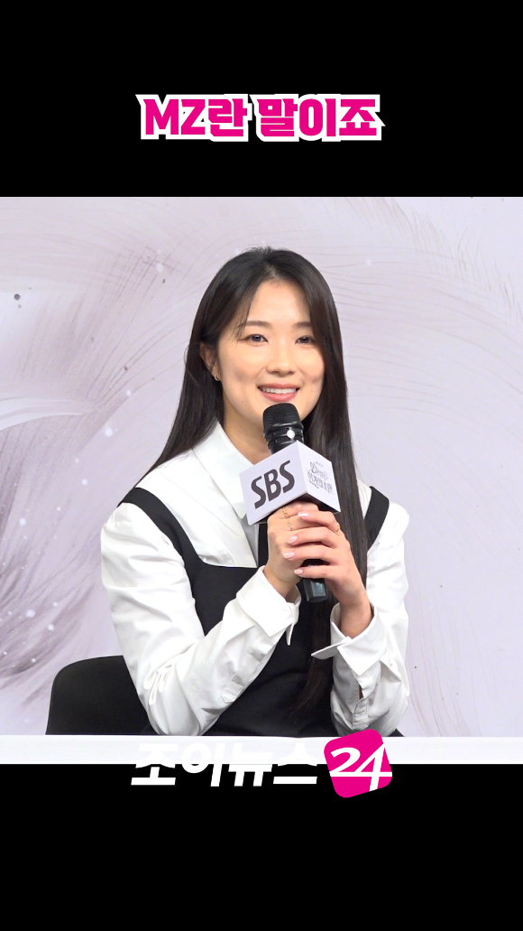 배우 김혜윤이 지난 16일 오후 서울 목동 SBS에서 열린 SBS 새 금토드라마 '오늘부터 인간입니다만' 제작발표회에 참석해 소감을 말하고 있다. [사진=문수지 기자]