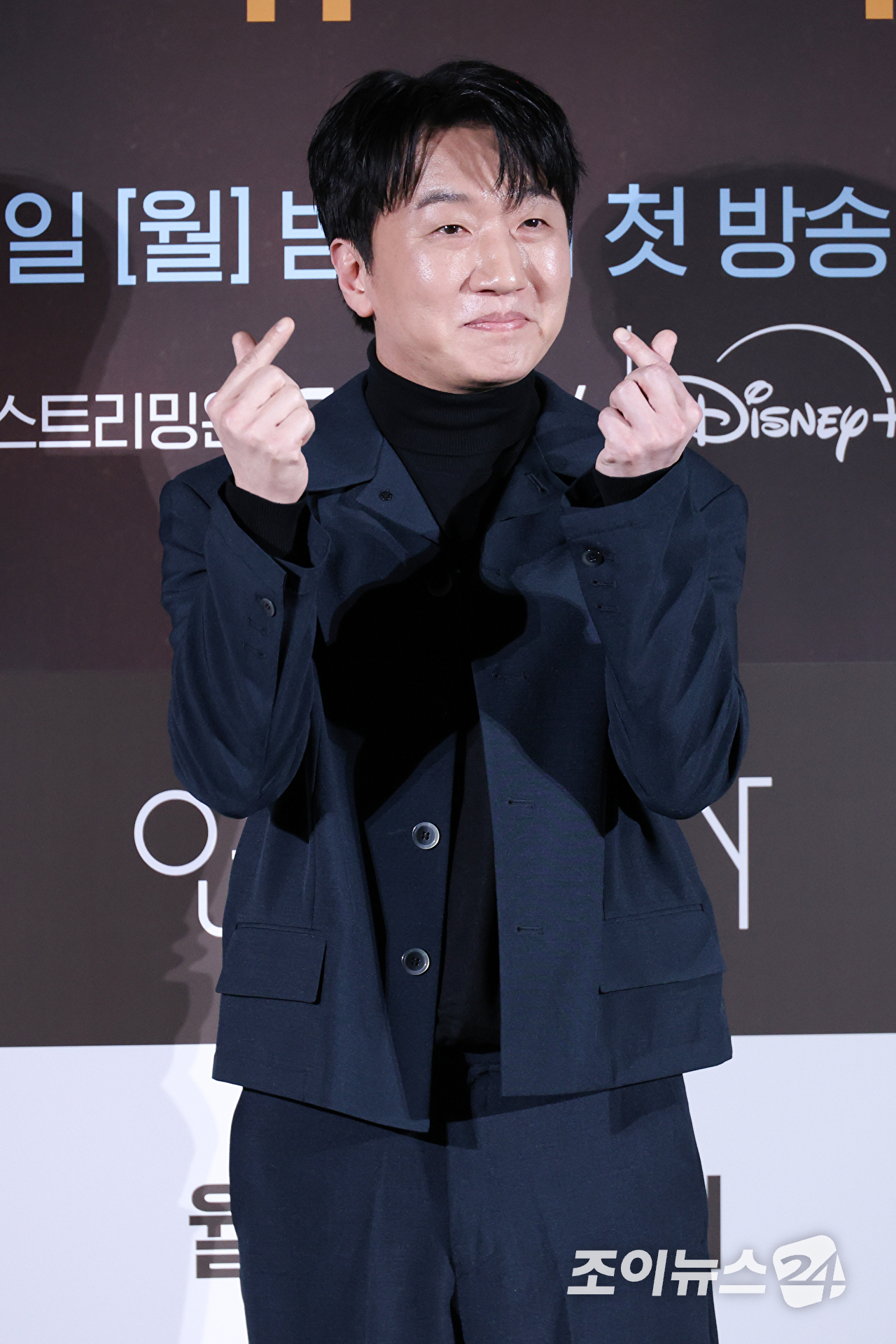 배우 이창훈이 2일 오후 서울 용산구 CGV아이파크몰점에서 진행된 ENA 새 월화드라마 '연애박사' 제작발표회에 참석해 포즈를 취하고 있다. [사진=문수지 기자]