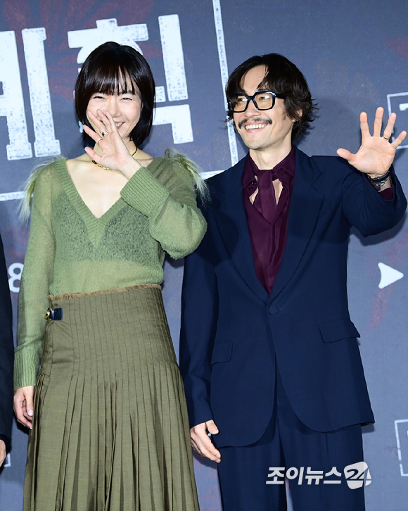 배우 배두나와 류승범이 26일 오후 서울 용산구 몬드리안 서울에서 열린 쿠팡플레이 시리즈 '가족계획' 제작발표회에 참석하고 있다. [사진=정소희 기자]