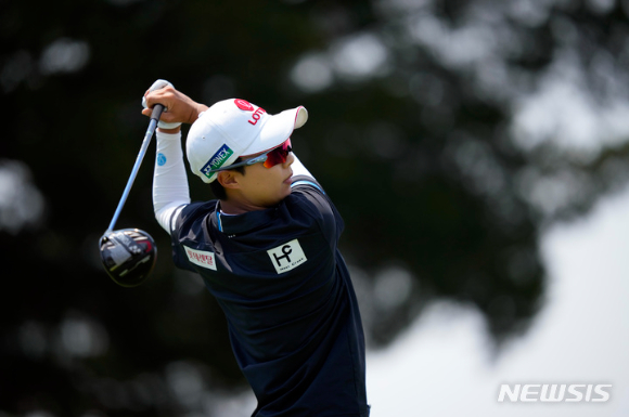 김효주가 LPGA 투어 숍라이트 클래식 최종 라운드에서 샷을 시도하고 있다. [사진=뉴시스]