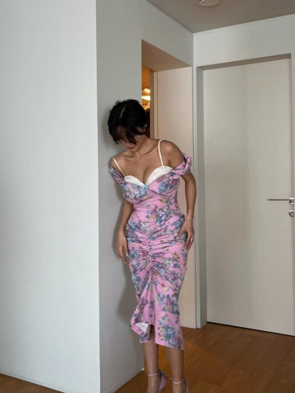 화사 [사진=화사 SNS]