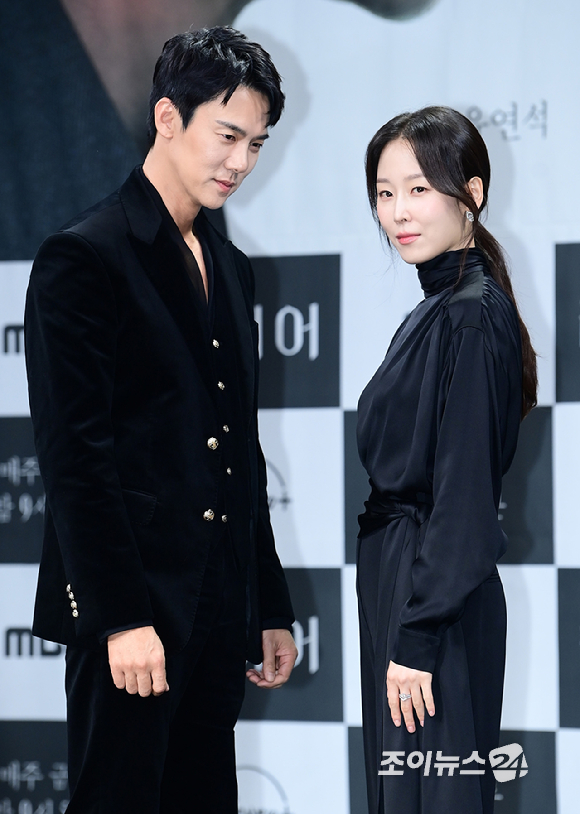 배우 유연석과 서현진이 28일 오후 서울 마포구 상암동 MBC 골든마우스홀에서 열린 MBC 새 금토드라마 '라이어' 제작발표회에 참석하고 있다. [사진=정소희 기자]