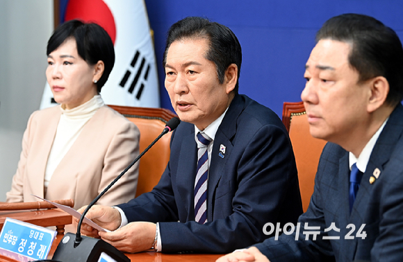 정청래 더불어민주당 대표가 21일 서울 여의도 국회에서 열린 최고위원회의에서 발언하고 있다. [사진=곽영래 기자]