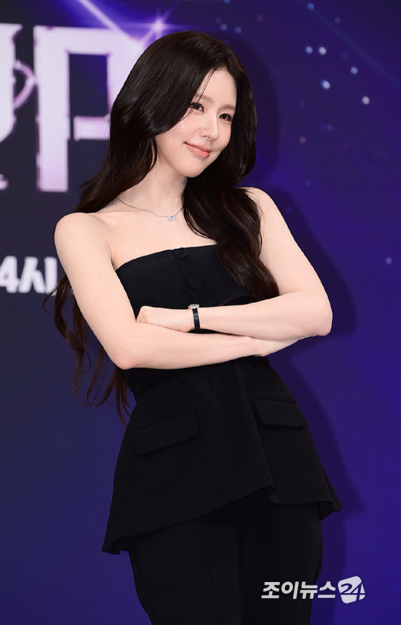 아이들 미연이 9일 오후 서울 양천구 목동 SBS 사옥에서 열린 SBS 글로벌 보컬 오디션 '베일드 컵' 제작발표회에 참석하고 있다. [사진=정소희 기자]