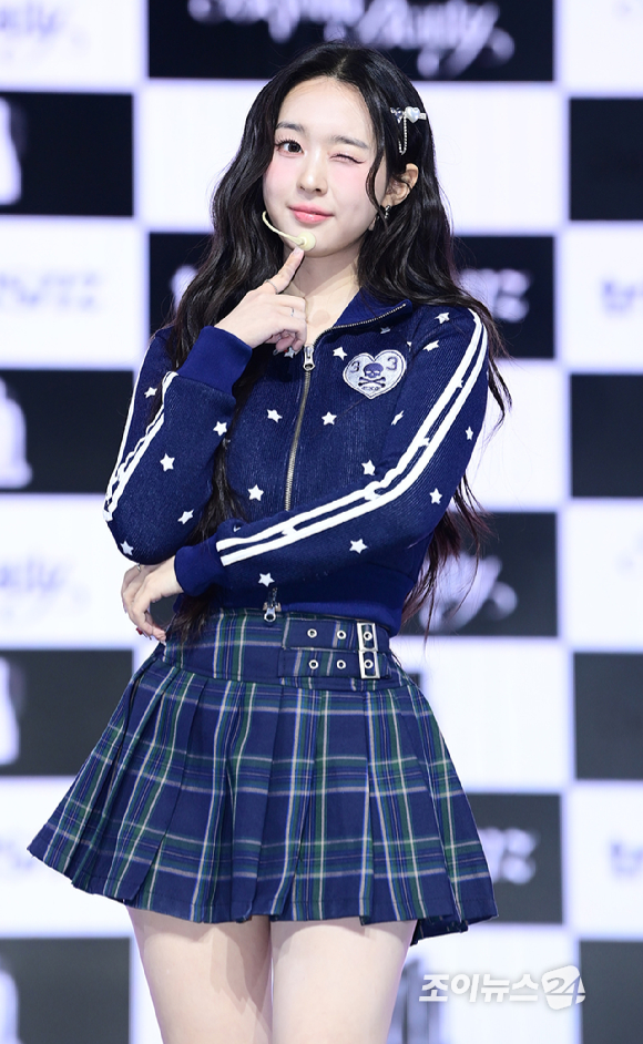 그룹 트리플에스(tripleS) 미소녀즈(msnz) zenith 김수민이 24일 오후 서울 용산구 블루스퀘어에서 열린 새 앨범 '비욘드 뷰티' 발매 기념 쇼케이스에서 포즈를 취하고 있다. [사진=정소희 기자]