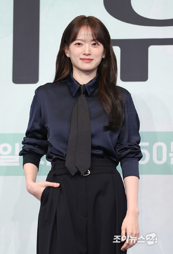 배우 천우희가 4일 오후 서울 구로구 신도림 더 링크 호텔에서 열린&nbsp;JTBC 금요시리즈 '마이 유스' 제작발표회에 참석하고 있다. [사진=정소희 기자]