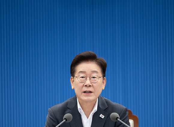 이재명 대통령이 21일 청와대에서 열린 국민주권정부 제1차 반부패정책협의회에서 발언하고 있다. 정부의 부패방지 대책을 종합적으로 추진하기 위한 반부패 관계기관 장관회의인 반부패정책협의회는 이 대통령 취임 후 이날 처음으로 열렸다. 2026.8.21 [사진=연합뉴스]