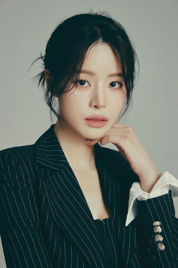 한여름 프로필. [사진=포고엔터테인먼트]