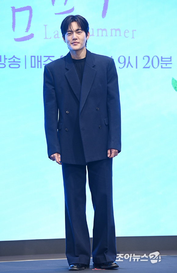 배우 김건우가 29일 서울 구로구 더세인트에서 열린 KBS2TV 새 토일 '마지막 썸머' 제작발표회에서 포토타임을 갖고 있다. [사진=곽영래 기자]