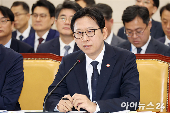 [2026 국감] "모두의 AI 오류 피해 누가 배상하나"…배경훈 "참여 기업 책임 분담 명확히 할 것"