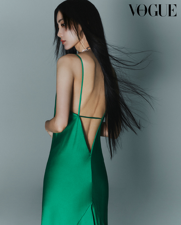 배우 신현빈의 화보가 공개됐다. [사진=보그코리아]