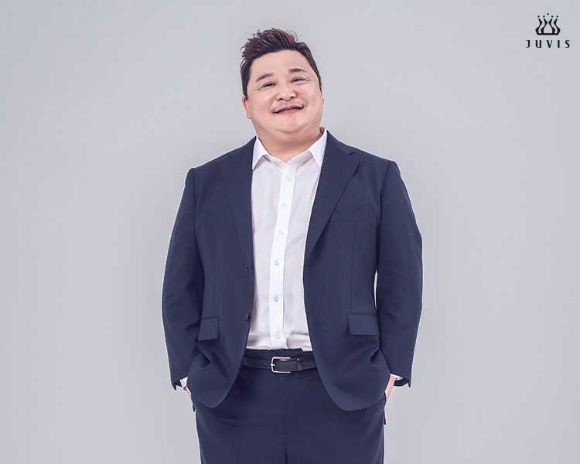 방송인 윤정수가 105kg 체중을 공개하며 다이어트를 예고했다. [사진=쥬비스다이어트]