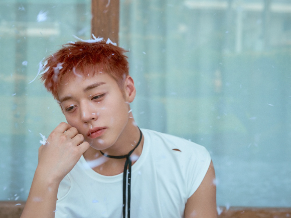 박지훈 첫 번째 싱글 앨범 'RE:FLECT(리플렉트)' 두 번째 콘셉트 포토 [사진=YY엔터테인먼트]