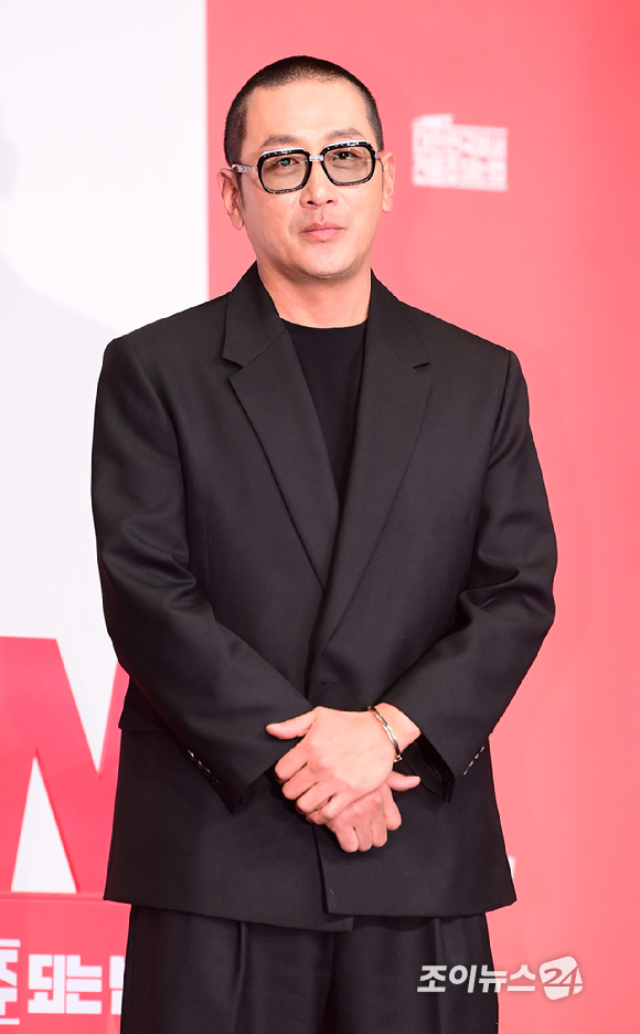 배우 하정우가 9일 오후 서울 구로구 신도림동 더링크서울 트리뷰트포트폴리오 호텔에서 열린 tvN 새 토일드라마 '대한민국에서 건물주 되는 법' 제작발표회에서 참석하고 있다. [사진=정소희 기자]