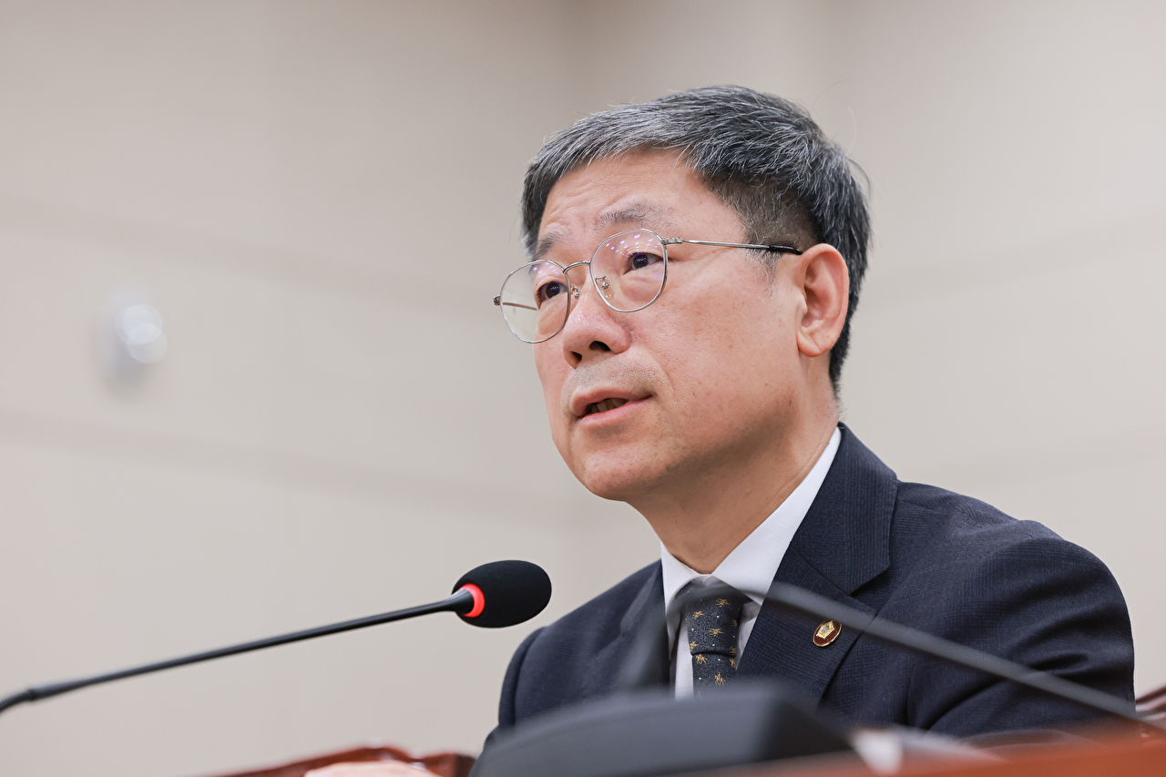 노경필 법원행정처장이 28일 국회에서 열린 법제사법위원회 전체회의에서 법사위원 질의에 답하고 있다. 2026.9.28 [사진=연합뉴스]