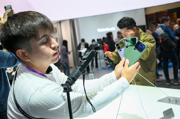 CES 2026의 TCL 부스 입구. [사진=박지은 기자]