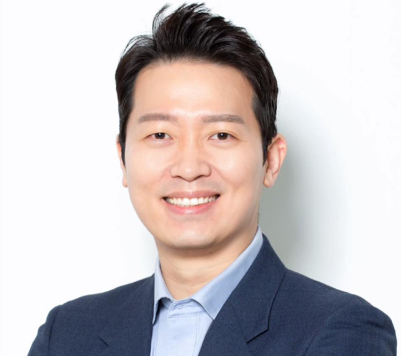 6&middot;3 조기 대선에 출마한 각 당 대선 후보들이 첫 TV토론을 마친 가운데, 이를 지켜본 이기인 개혁신당 최고위원이 이재명 더불어민주당 후보를 향해 "국정이 쇼핑이냐"고 강하게 비판했다. 사진은 이 최고위원. [사진=이기인 페이스북]