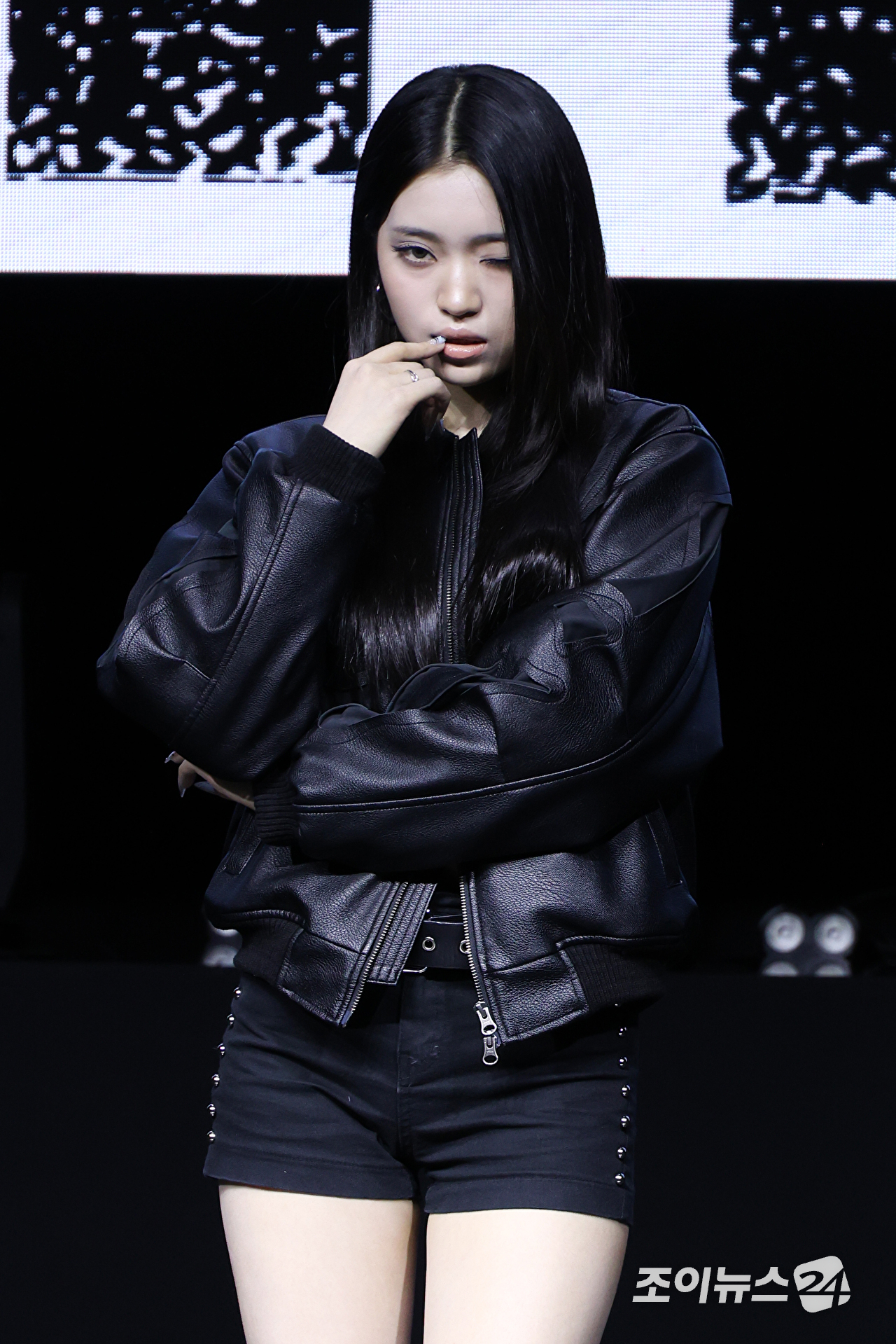 그룹 키비츠 강예슬이 30일 오후 서울 서대문구 창천동 예스24 원더로크홀에서 진행된 AOMG 1호 걸크루 키비츠(Keyveatz) 데뷔 앨범 '옥시_젠'(OXY_GEN) 발매 기념 쇼케이스에 참석해 포즈를 취하고 있다. [사진=문수지 기자]