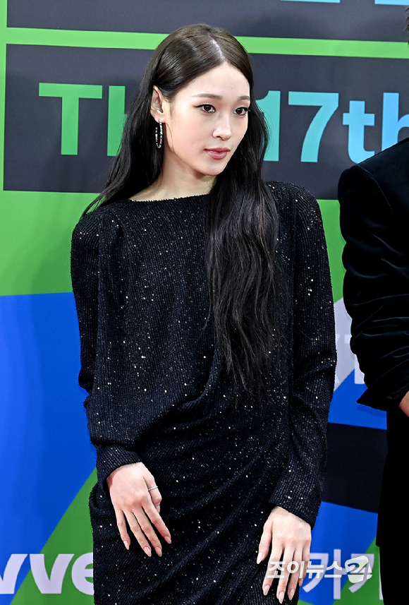 올데이프로젝트 애니가 20일 서울 구로구 고척돔에서 열린 '2025 멜론뮤직어워드(MMA2025)' 레드카펫에서 포즈를 취하고 있다.