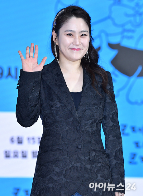 첼로연주가 겸 지휘자 장한나가 지난해 6월 서울 영등포구 여의도동 KBS별관에서 진행된 KBS 2TV 새 예능프로그램 '크레이지 리치 코리안' 제작발표회에 참석해 포즈를 취하고 있다. [사진=문수지 기자]