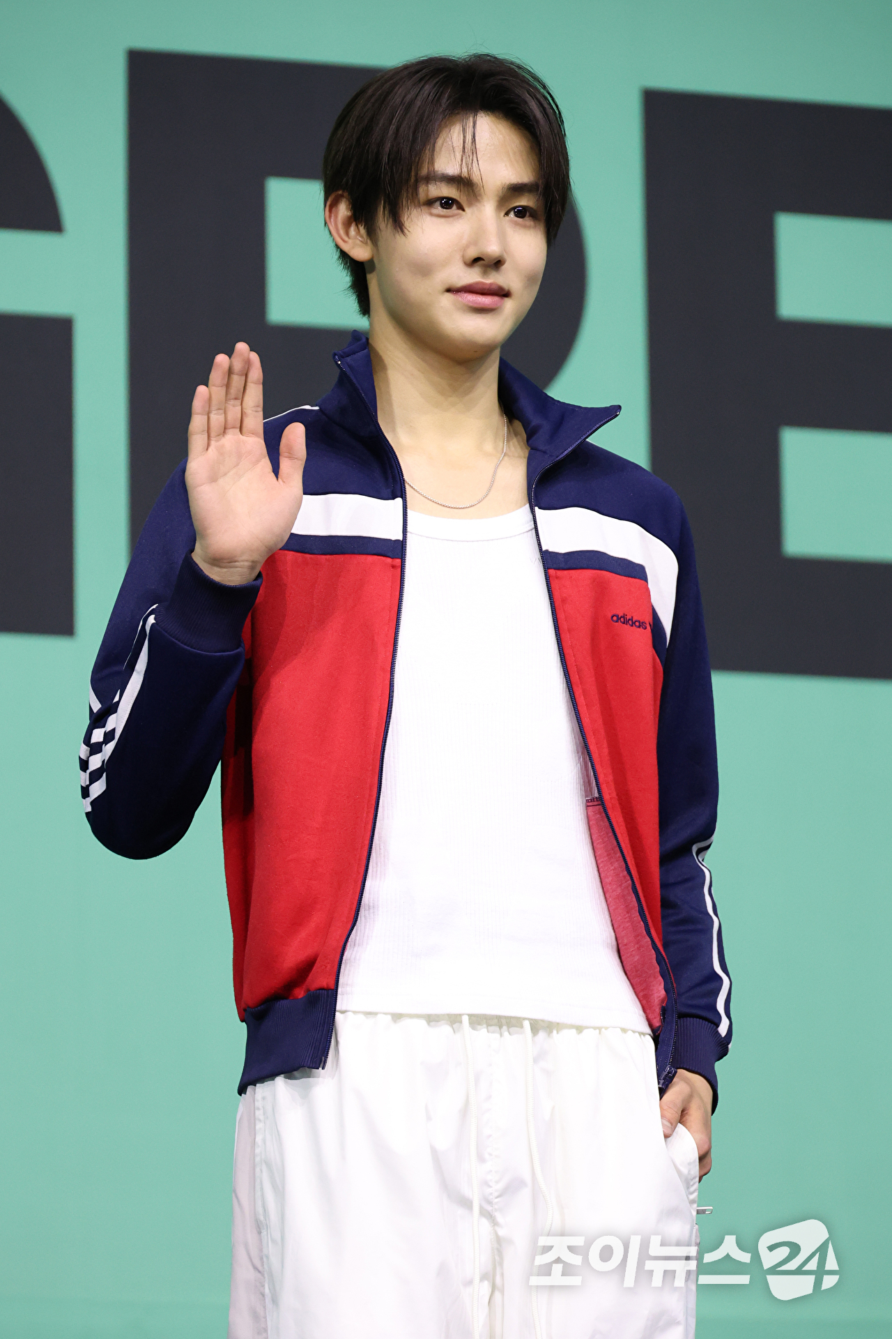 그룹 코르티스 성현이 20일 오후 서울 광진구 광장동 예스24라이브홀에서 열린 미니 2집 '그린그린(GREENGREEN)' 발매 기념 쇼케이스에 참석해 포즈를 취하고 있다. [사진=문수지 기자]