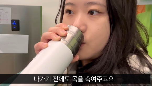 박지현 전 더불어민주당 비상대책위원장이 '녹즙 배달' 브이로그를 올렸다. [사진='정치인 박지현' 유튜브 캡처]