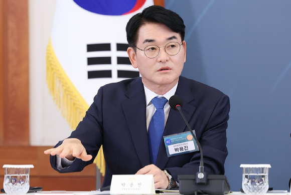 박용진 규제합리화위원회 부위원장이 15일 청와대에서 이재명 대통령 주재로 열린 규제합리화위원회 제1차 전체회의에서 발언하고 있다. 2026.4.15 [사진=연합뉴스]