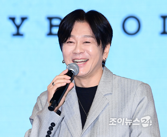 밴드 YB 윤도현이 17일 오후 서울 마포구 홍대 롤링홀에서 열린 새 EP 앨범 'Odyssey' 쇼케이스에 참석하고 있다. [사진=정소희 기자]