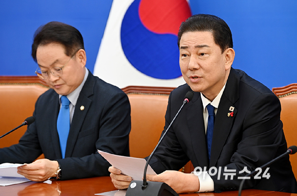 김병기 더불어민주당 원내대표가 9일 서울 여의도 국회에서 열린 원내대책회의에서 발언하고 있다. [사진=곽영래 기자]