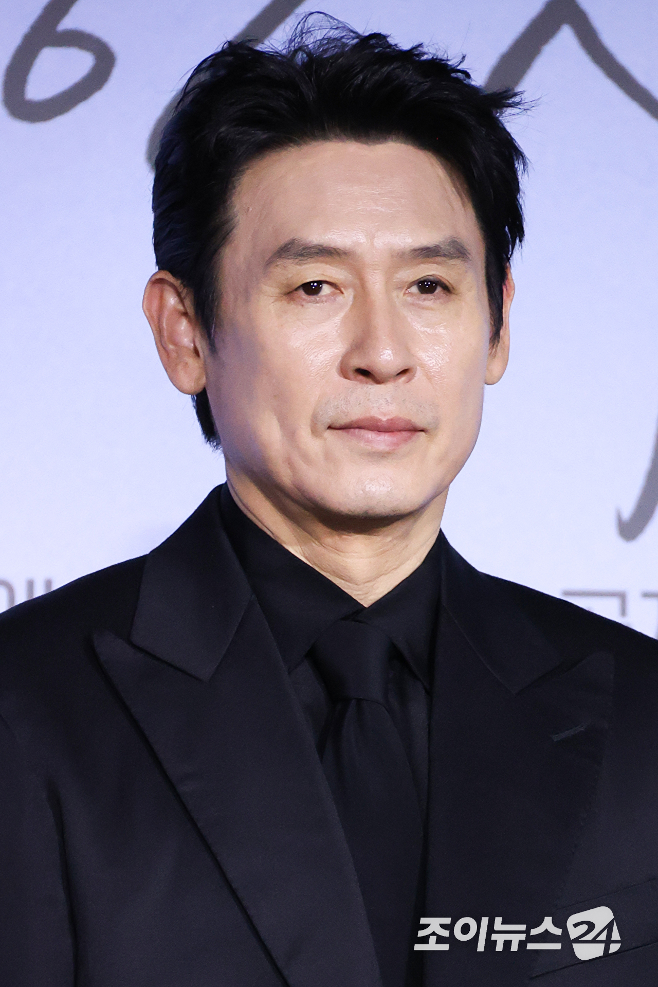 배우 설경구가 21일 서울 용산구 CGV용산아이파크몰점에서 진행된 넷플릭스 영화 '가능한 사랑'(감독 이창동) 언론시사회에 참석해 포즈를 취하고 있다. [사진=문수지 기자]