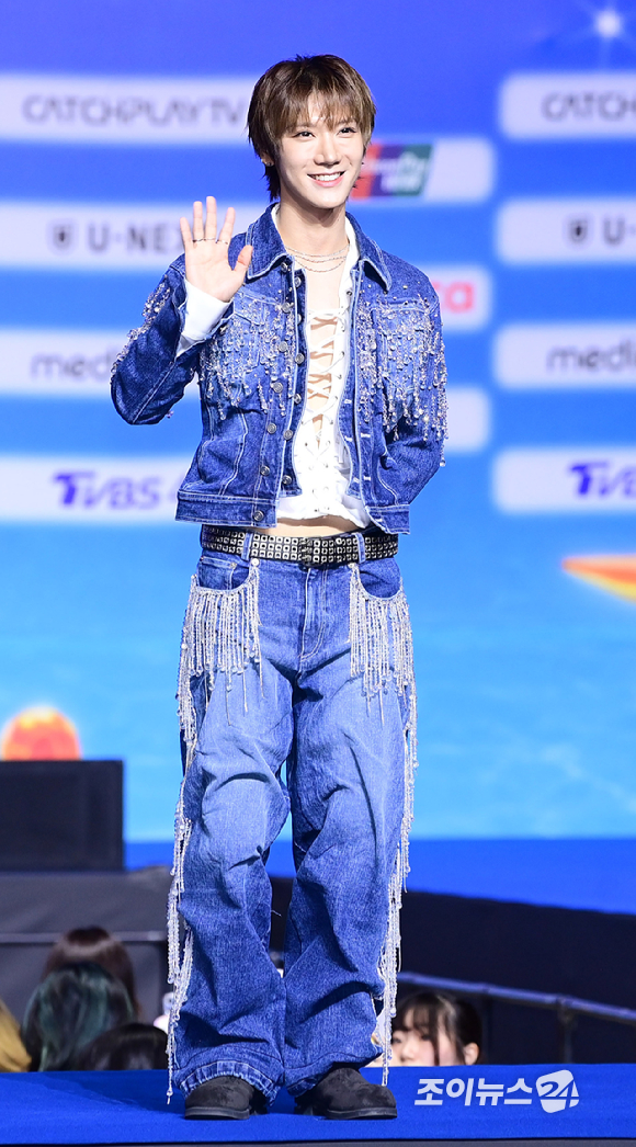 NCT 텐(TEN)이 9일 오후 경기도 일산 킨텍스에서 열린 2026 SBS 가요대전 Summer 블루카펫 행사에 참석하고 있다. [사진=정소희 기자]