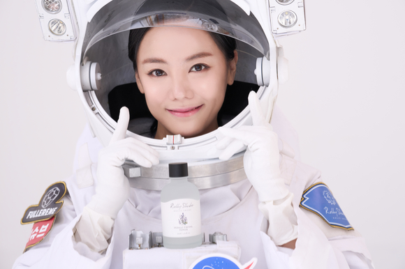 고은아가 화장품 브랜드 롤리슈브의 모델로 발탁됐다. [사진=네프랩 ]