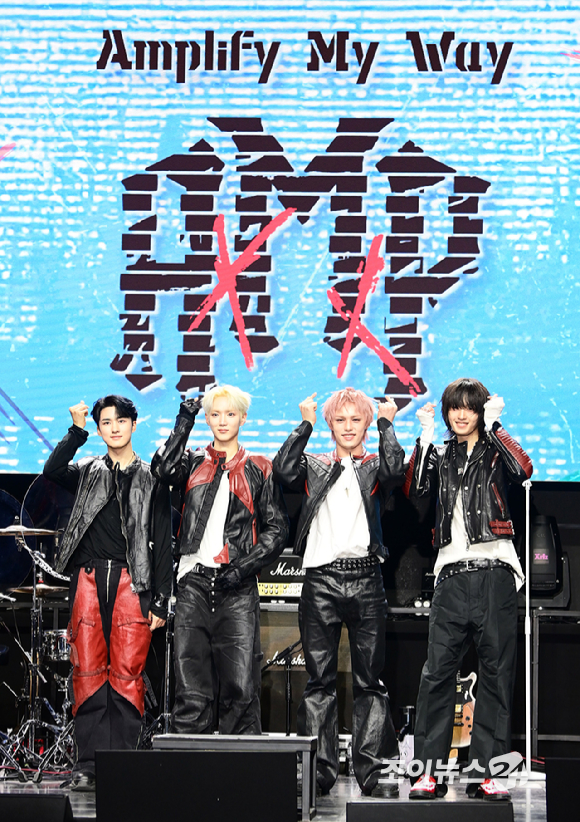 밴드 에이엠피가 21일 오후 서울 서대문구 예스24 원더로크홀에서 열린 AxMxP(에이엠피) 첫 번째 미니앨범 'Amplify My Way'(앰플리파이 마이 웨이) 프레스 쇼케이스에 참석하고 있다. [사진=정소희 기자]