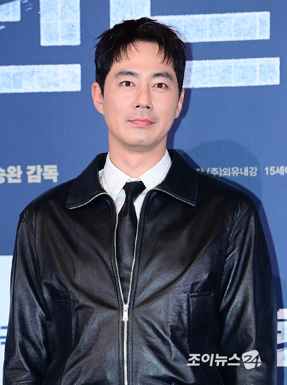 배우 조인성이 4일 오후 서울 CGV 용산아이파크몰에서 열린 영화 '휴민트'(감독 류승완) 언론시사회에 참석하고 있다. [사진=정소희 기자]