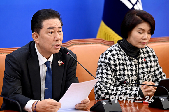 김병기 더불어민주당 원내대표가 18일 서울 여의도 국회에서 열린 정책조정회의에서 발언하고 있다. [사진=곽영래 기자]